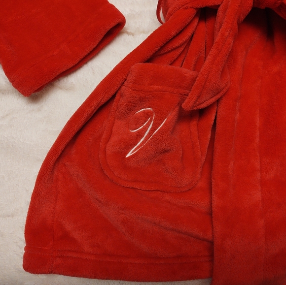 Victoria's Secret Logo Short Cozy Robe - Picture 4 of 6